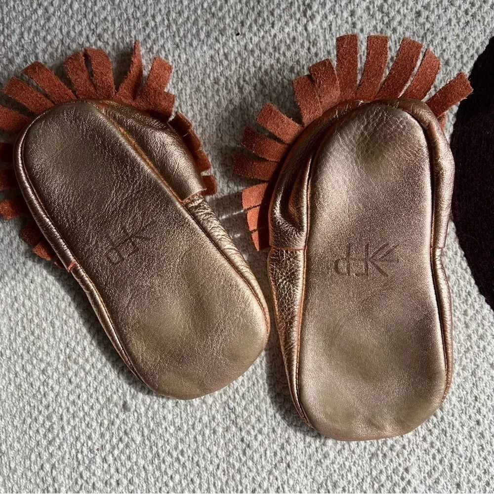 Freshly Picked Leather Moccasins rose gold size 9